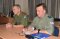 عضوين من الوفد الفيلندي يجريات اجتماعا مع قادة الايساف اثناء الاجتماع الذي عقد في سكرتارية الايساف في 22 نوفمبر 2021 